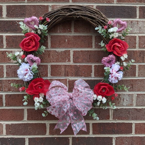 ❤️ Valentine's Day Wreath - Picture 1 of 2